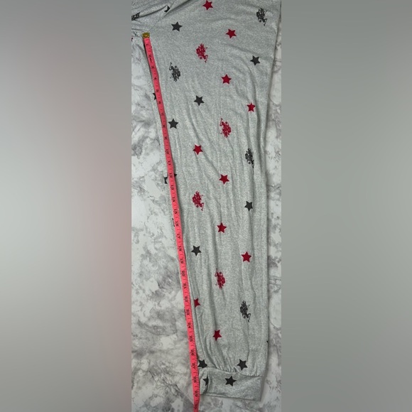 Bundle: Polo Ralph Lauren b-neck Tshirt and Polo assn sleep pants. Size XL - Picture 8 of 9